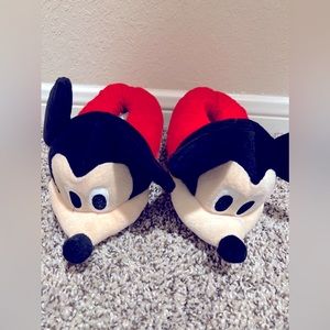 Toddler Mickey Mouse slippers size 5/6T